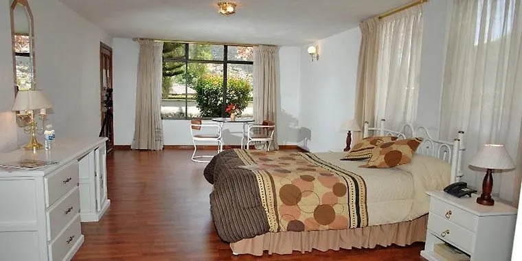 Mirasierra C.R.O.E. Hotel Quito 3*,