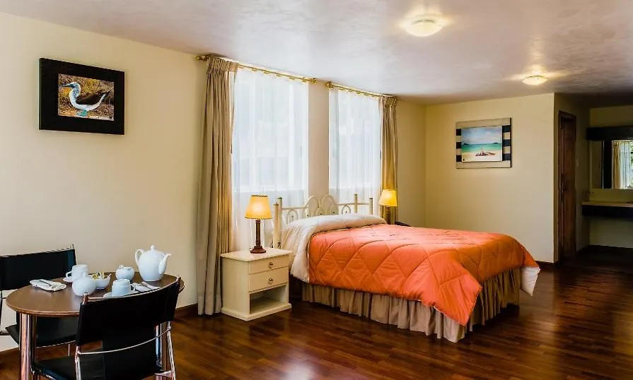 ***  Mirasierra C.R.O.E. Hotel Quito Equador